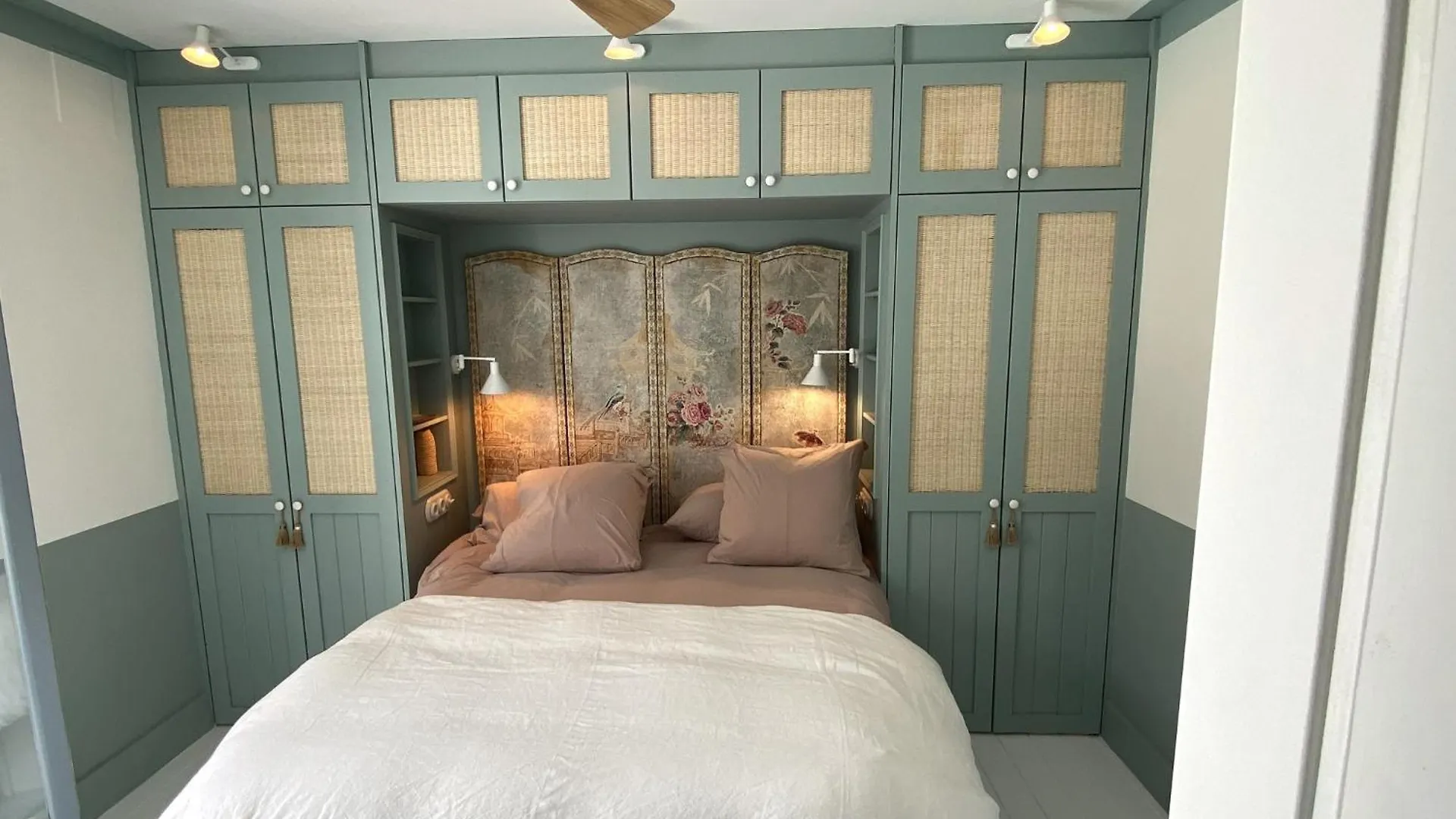 Villa Lacolonial 5 Minutes Walk From Beach And 10 Minutes From Center Design Sitges Spain