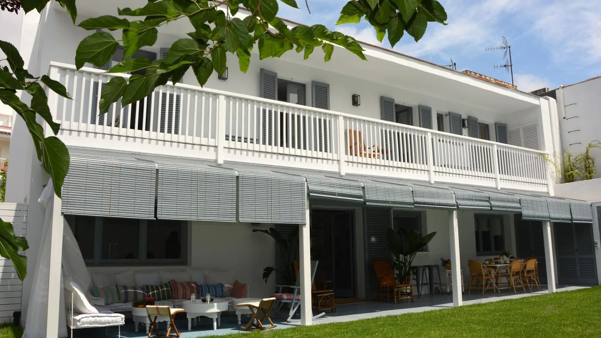 Villa Lacolonial 5 Minutes Walk From Beach And 10 Minutes From Center Design Sitges Spain